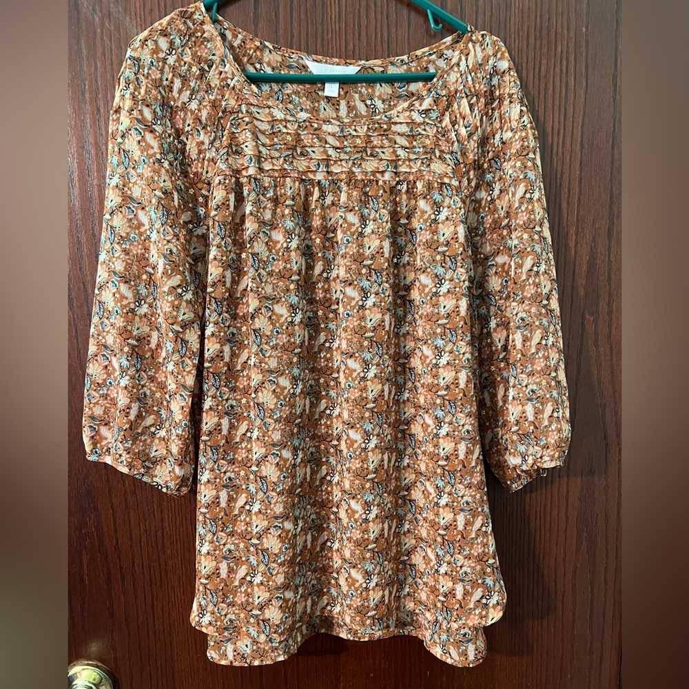 Adorable top from LC! Somewhat sheer.